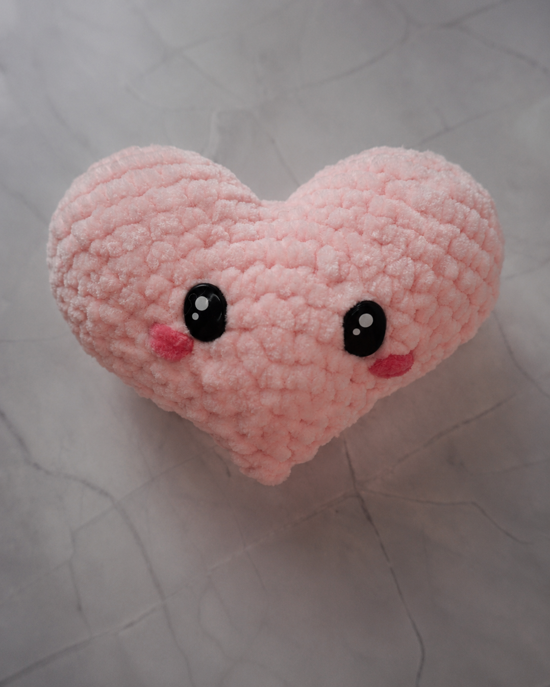 Lovey het Hartje – Gehaakte hartjesknuffel in geschenkdoos | Handgemaakt Valentijnscadeau