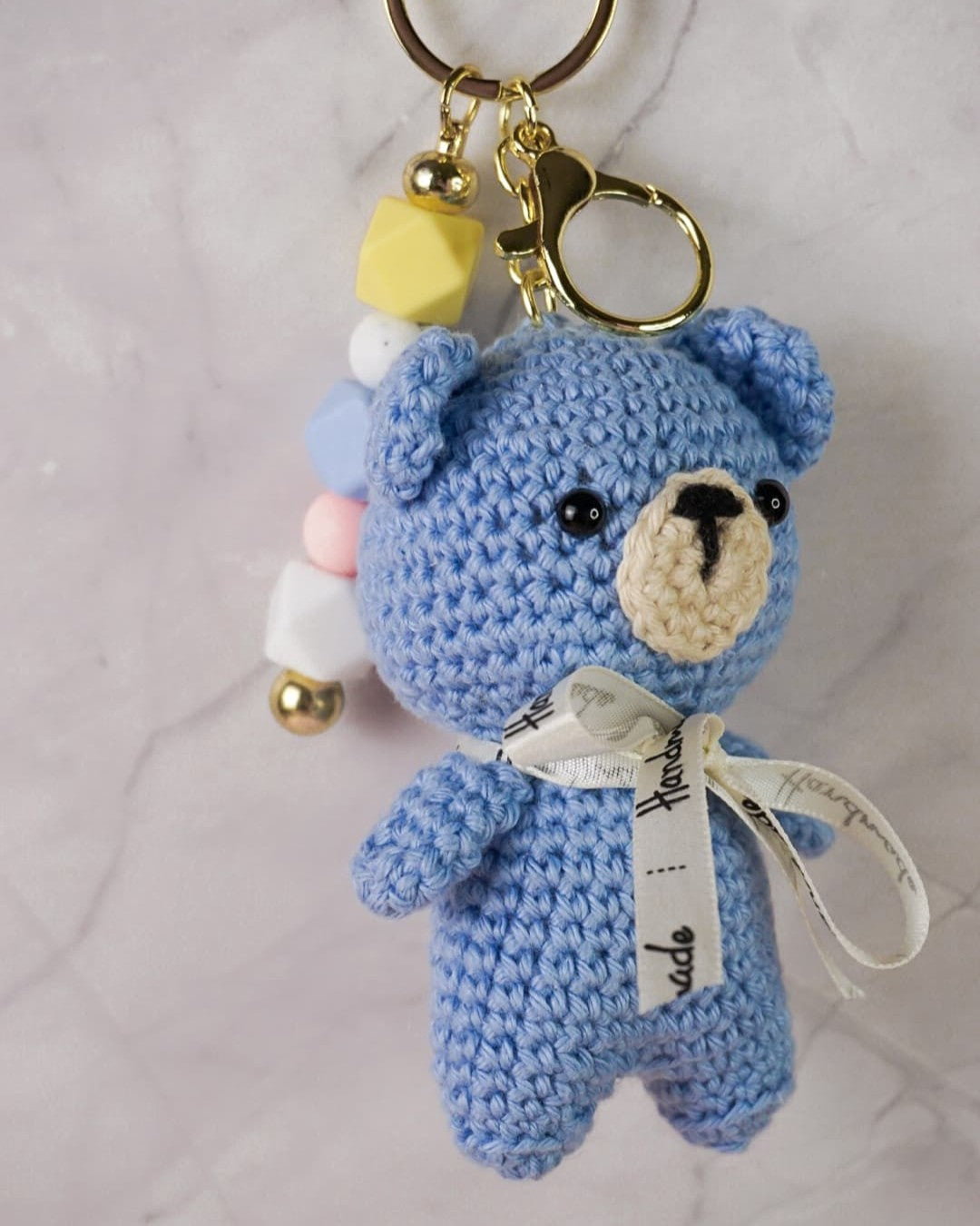 Beanie de Beer – Gehaakte Beren Sleutelhanger | Handgemaakte Amigurumi Knuffel