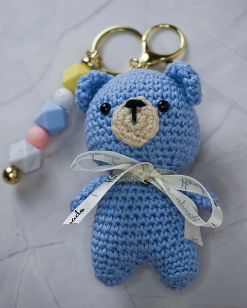 Beanie de Beer – Gehaakte Beren Sleutelhanger | Handgemaakte Amigurumi Knuffel