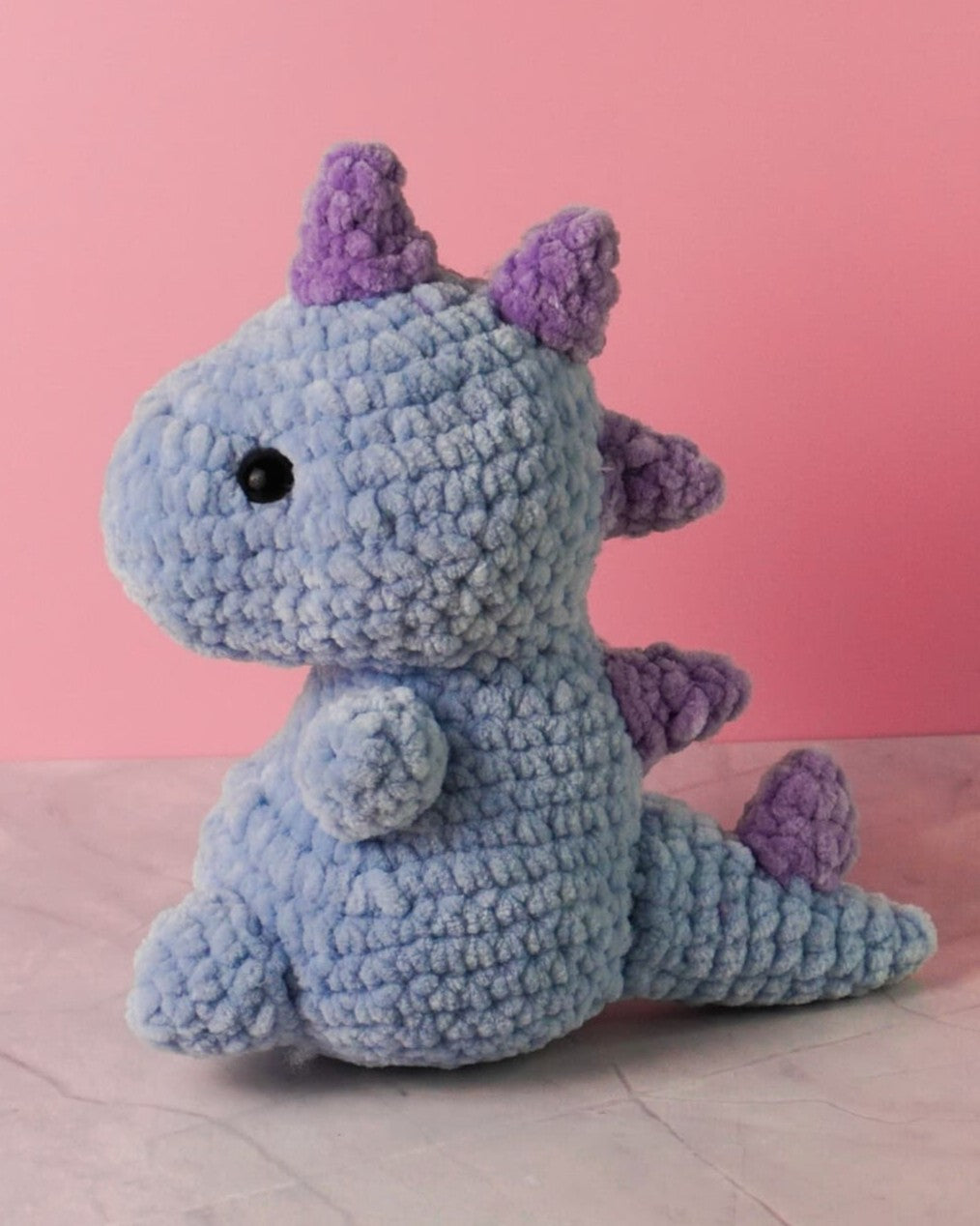 Nugget de Dino – Gehaakte Dinosaurusknuffel | Handgemaakt Amigurumi Speelgoed