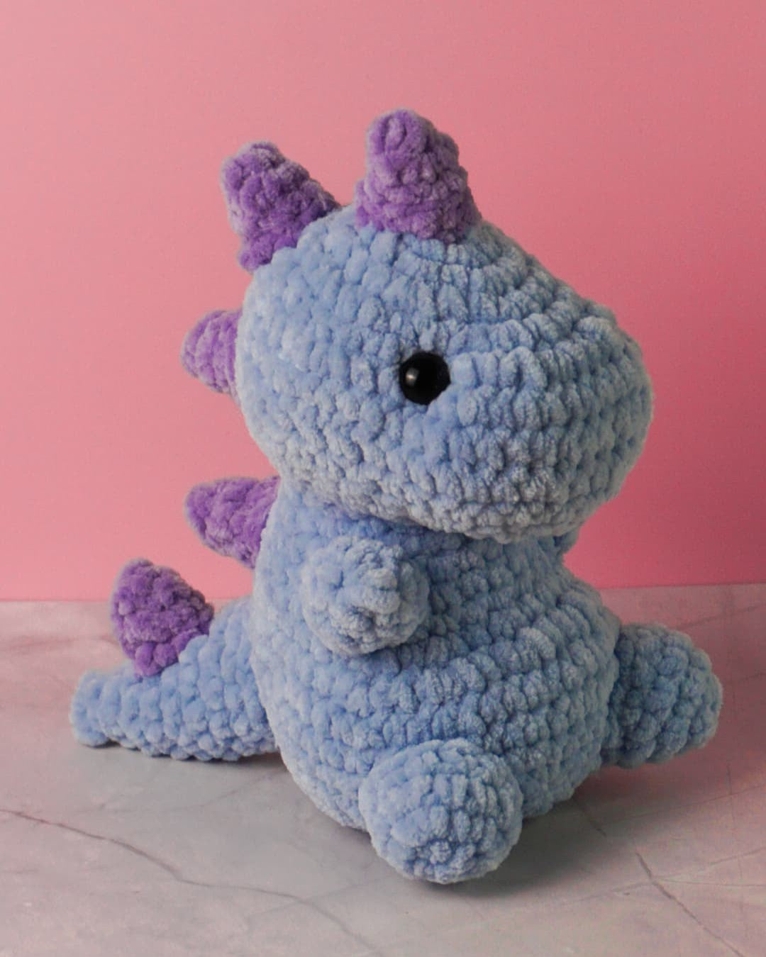 Nugget de Dino – Gehaakte Dinosaurusknuffel | Handgemaakt Amigurumi Speelgoed